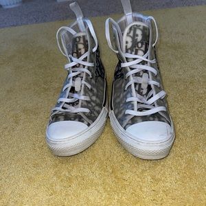 Christian Dior B23